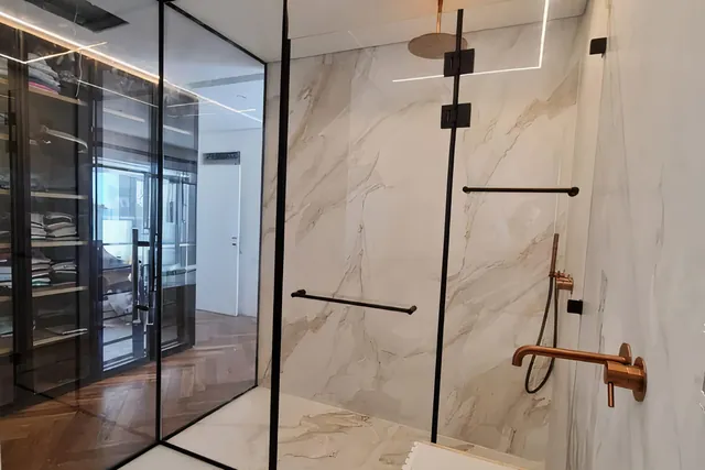 מקלחון, מסגרת שחורה, התקנה של GlassFix