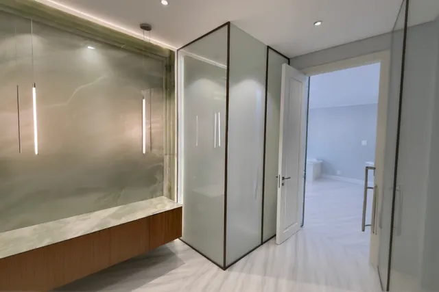 מחיצת זכוכית, מסגרת שחורה, התקנה של GlassFix