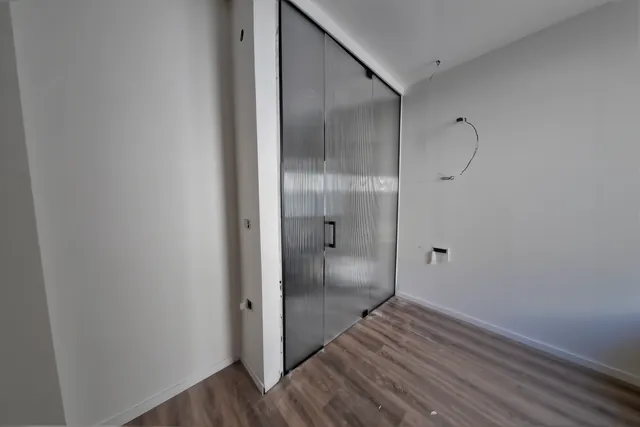 דלת זכוכית לחדר הרחצה, התקנה של GlassFix