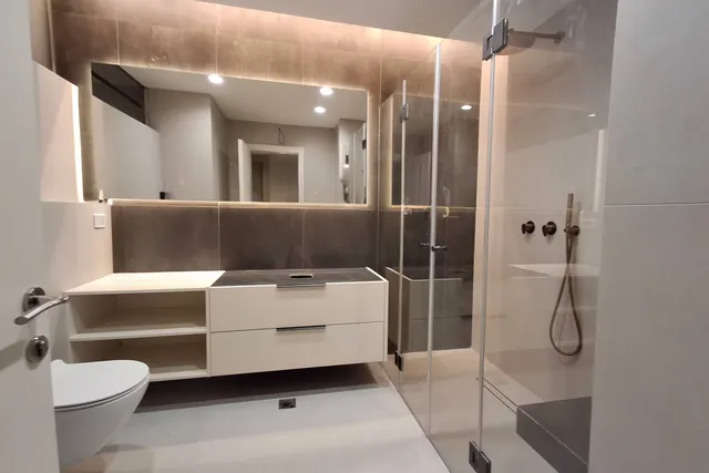 מראה רחבה, חדר רחצה, התקנה של GlassFix