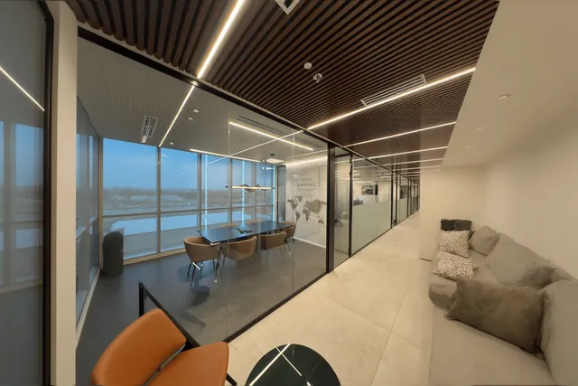 חדרי עבודה, מסדרון, התקנה של GlassFix