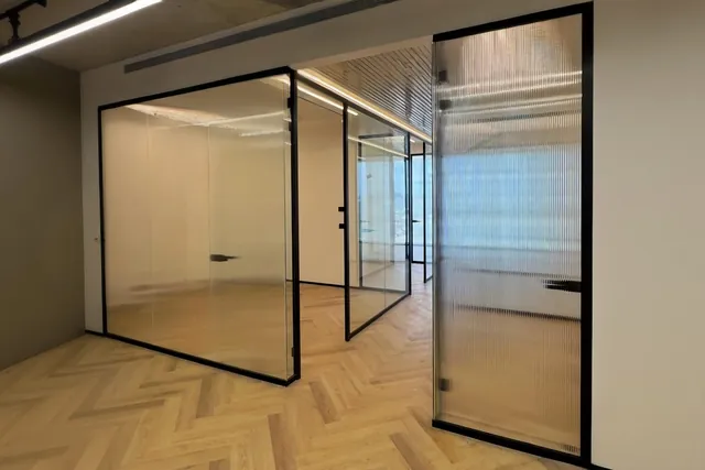 חדרי עבודה, דלתות זכוכית, התקנה של GlassFix
