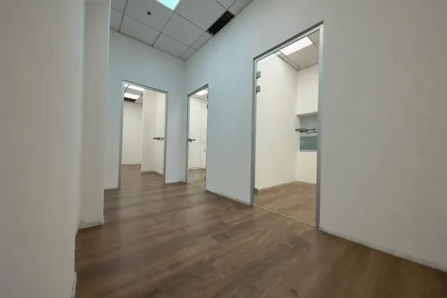 דלתות זכוכית, משרד, התקנה של GlassFix