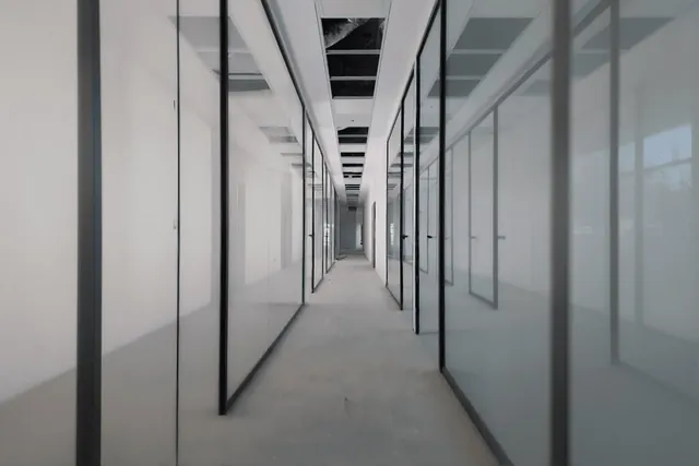 מסדרון, קירות זכוכית, התקנה של GlassFix