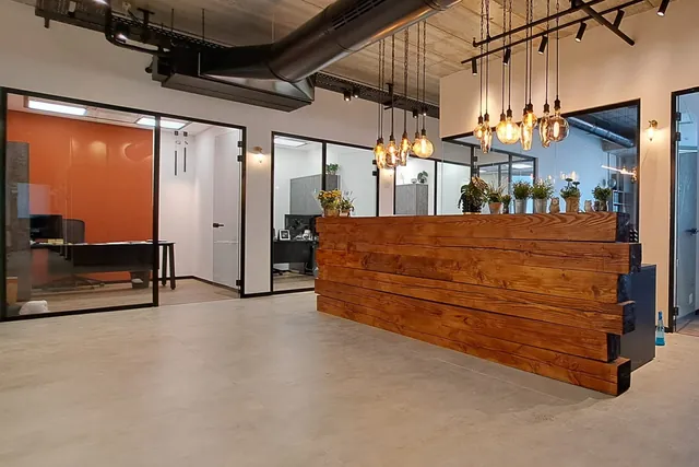 קבלה, חדרי עבודה, התקנה של GlassFix