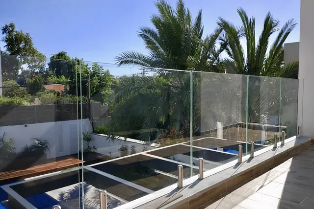 גדר זכוכית, בריכה, התקנה של GlassFix