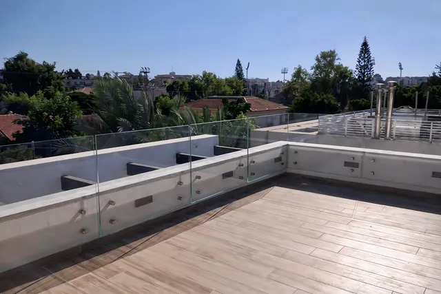 מעקה זכוכית, גג, התקנה של GlassFix