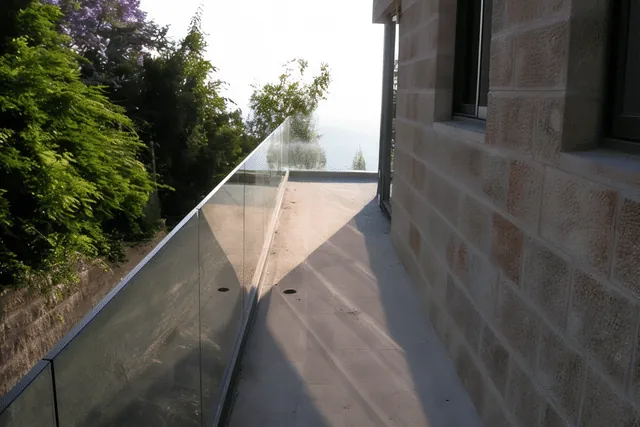 מעקה זכוכית, מרפסת, התקנה של GlassFix