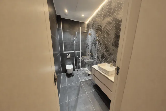 מקלחון חזיתי, התקנה של GlassFix