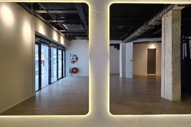 מראות עם לד, חדר כושר, התקנה של GlassFix